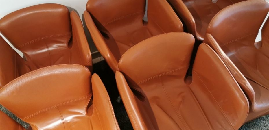 fauteuils en cuir marron