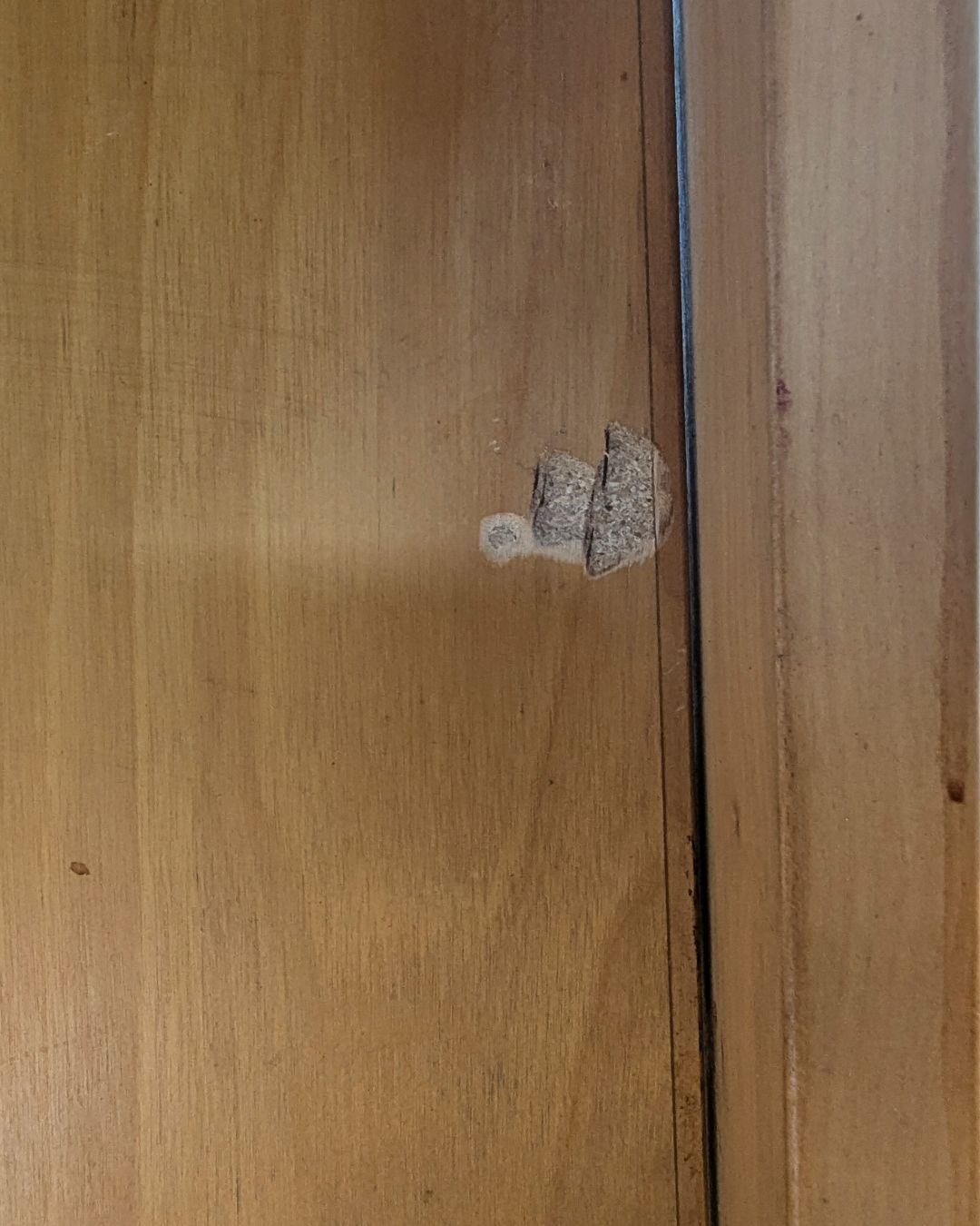 Belle table basse d’inspiration scandinave, au design typique des années 60/70.