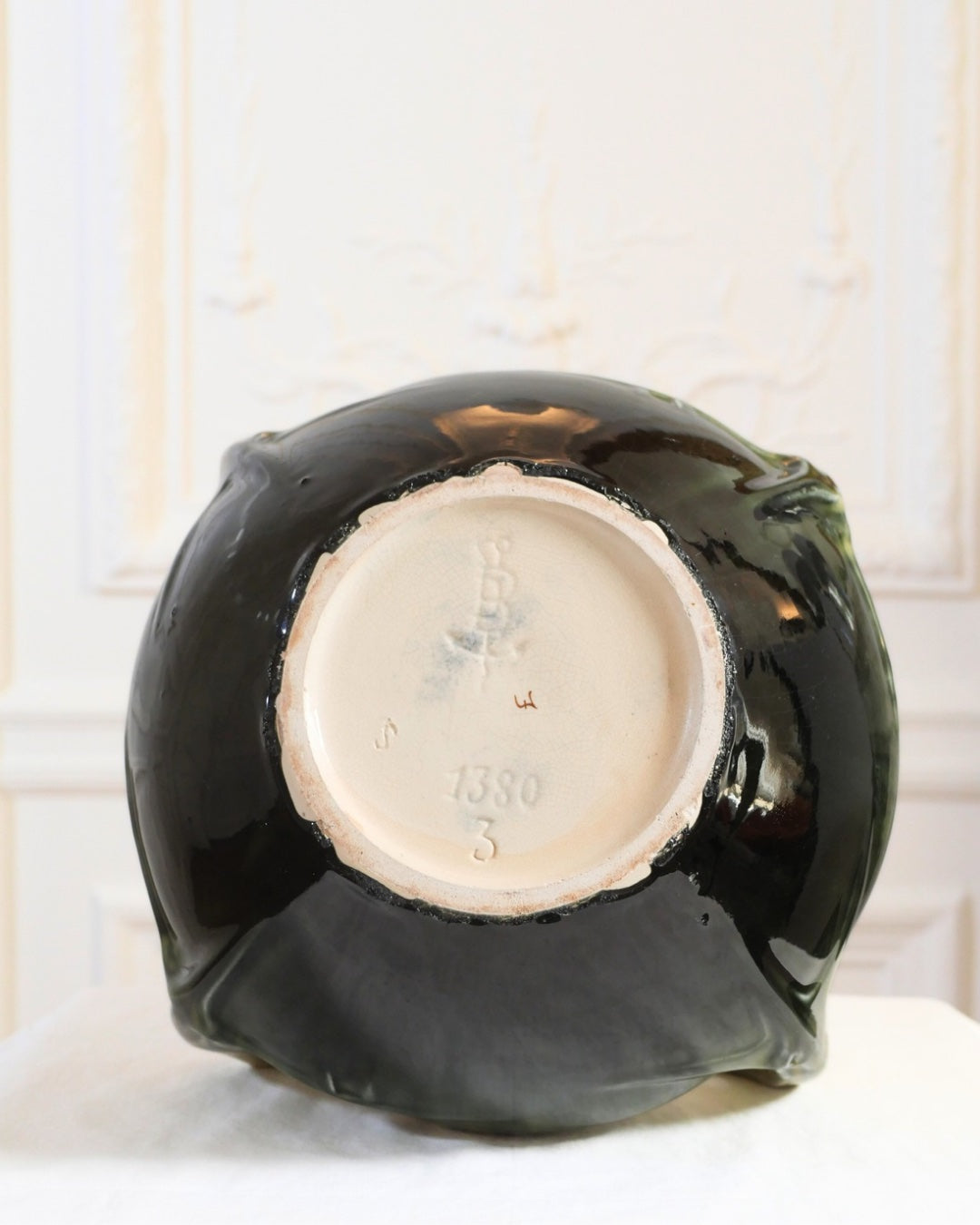 Vase Hector Guimard Par Gustave de Bruyn , Vase de Chalmont en céramique émaillée