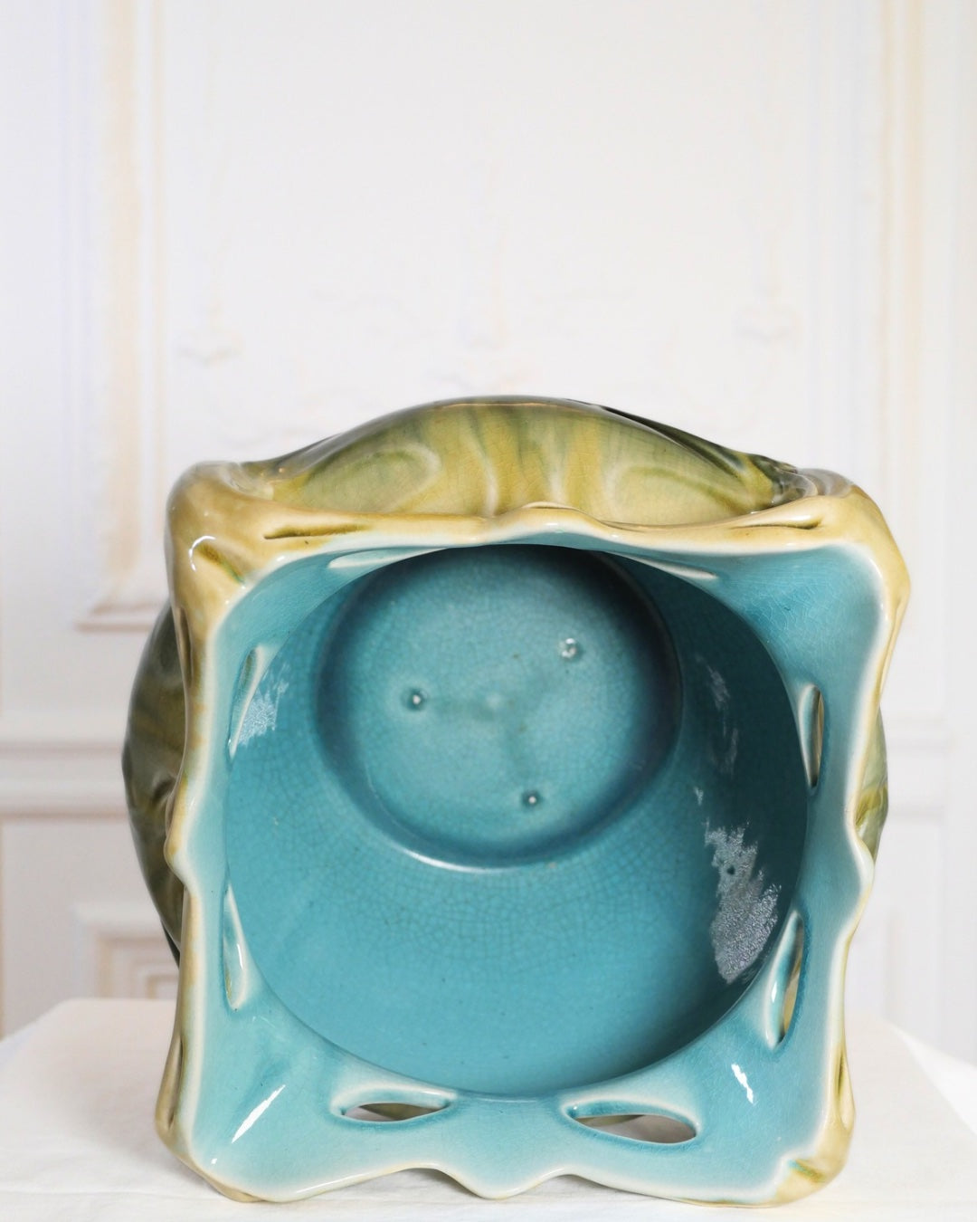 Vase Hector Guimard Par Gustave de Bruyn , Vase de Chalmont en céramique émaillée