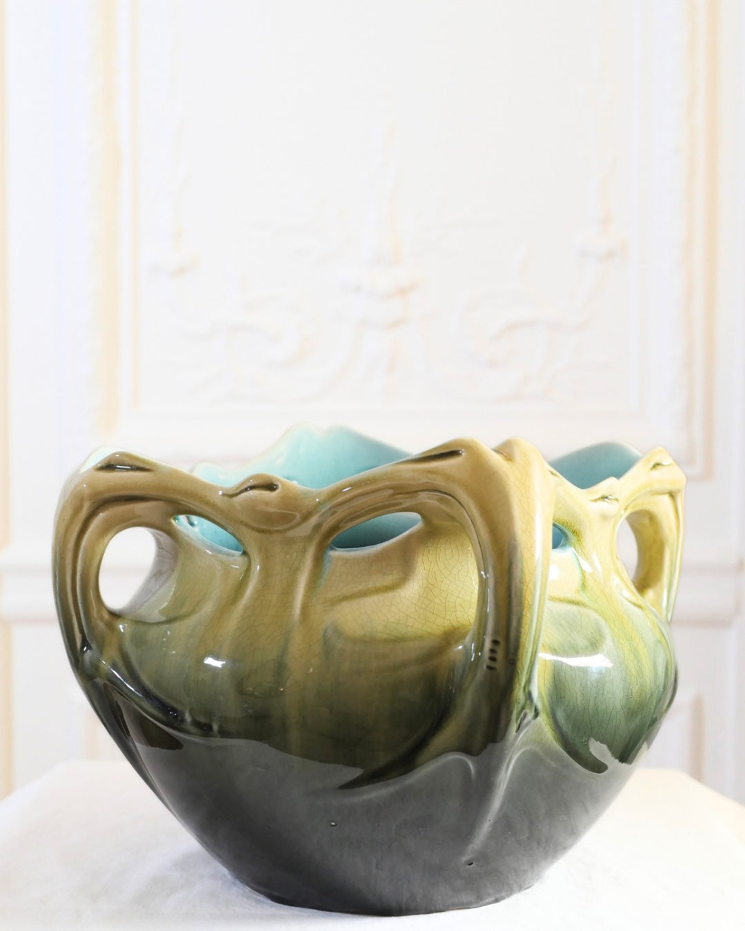 Vase Hector Guimard Par Gustave de Bruyn , Vase de Chalmont en céramique émaillée
