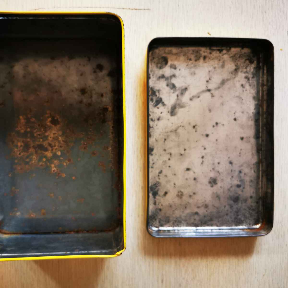 Boîte à sucre en métal Carambar vintage