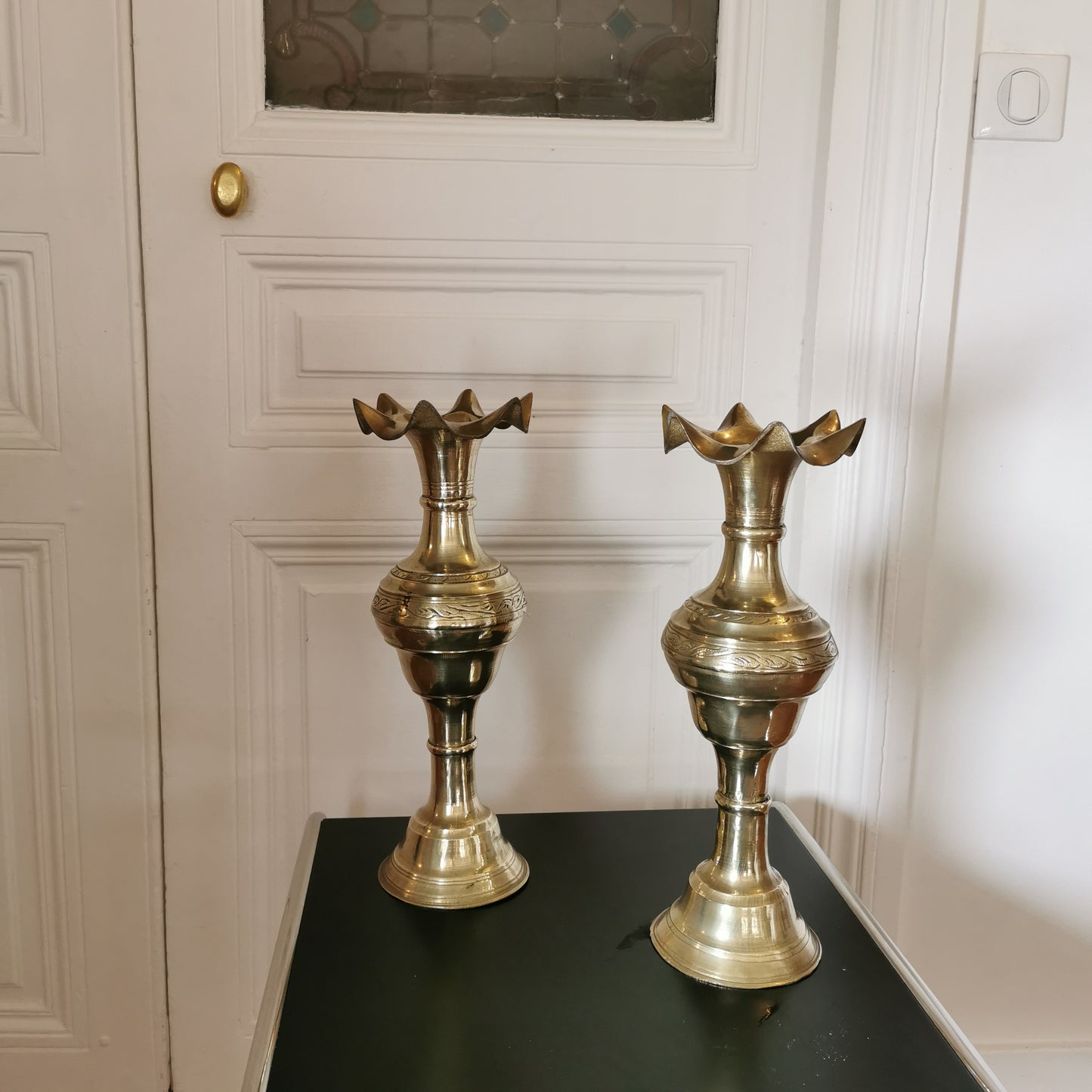 Paire de grand vases amphore en laiton massif