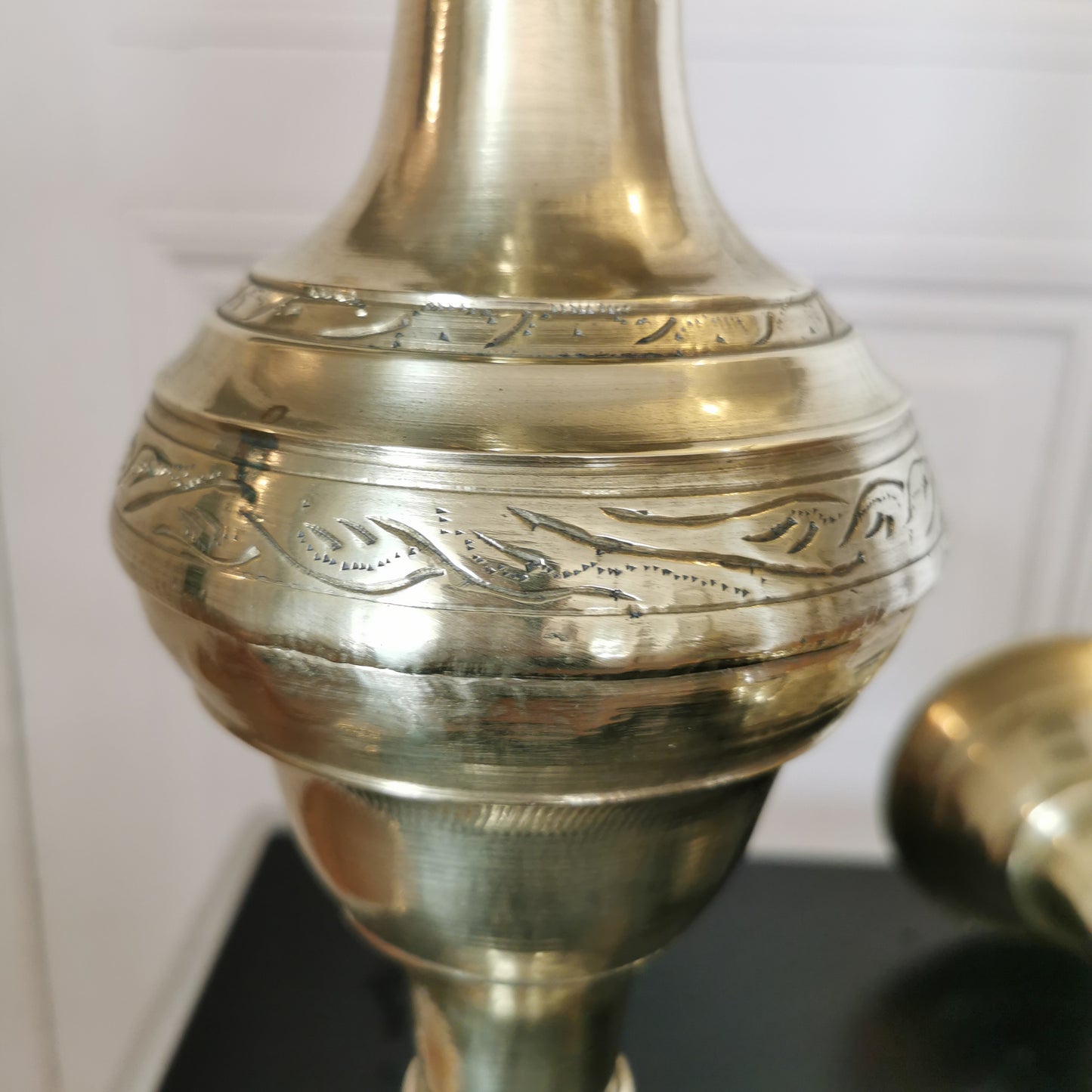 Paire de grand vases amphore en laiton massif