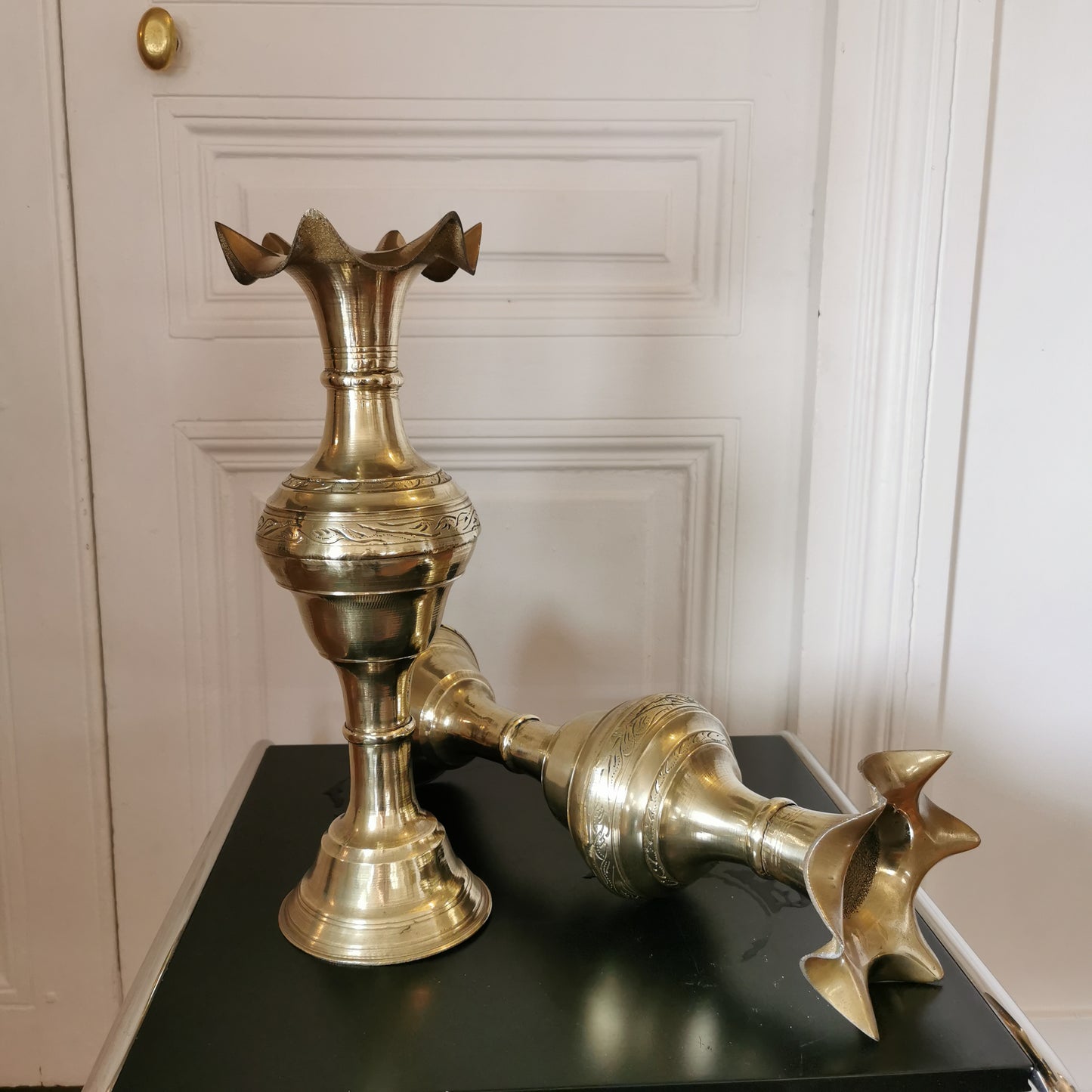 Paire de grand vases amphore en laiton massif