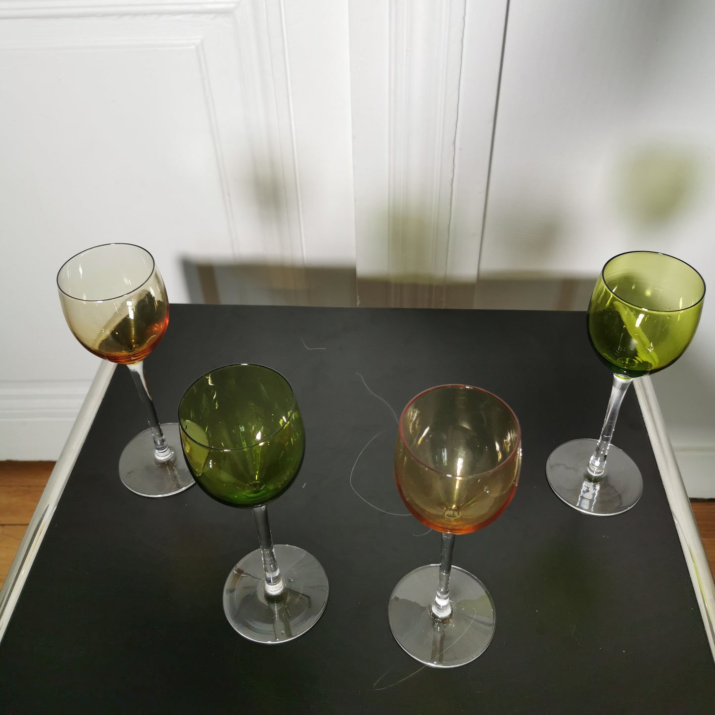 4 verres Roemer en cristal coloré