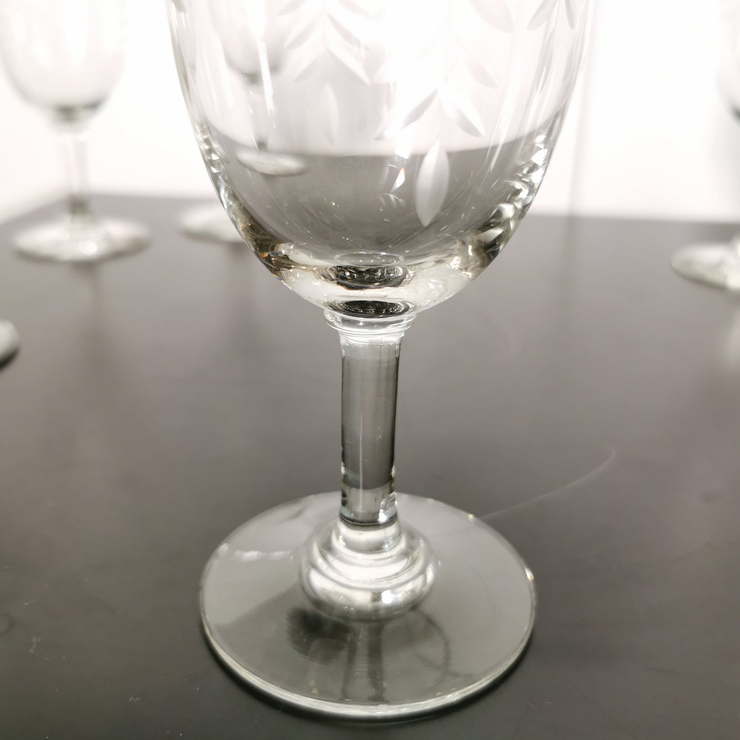 6 verres en cristal gravé