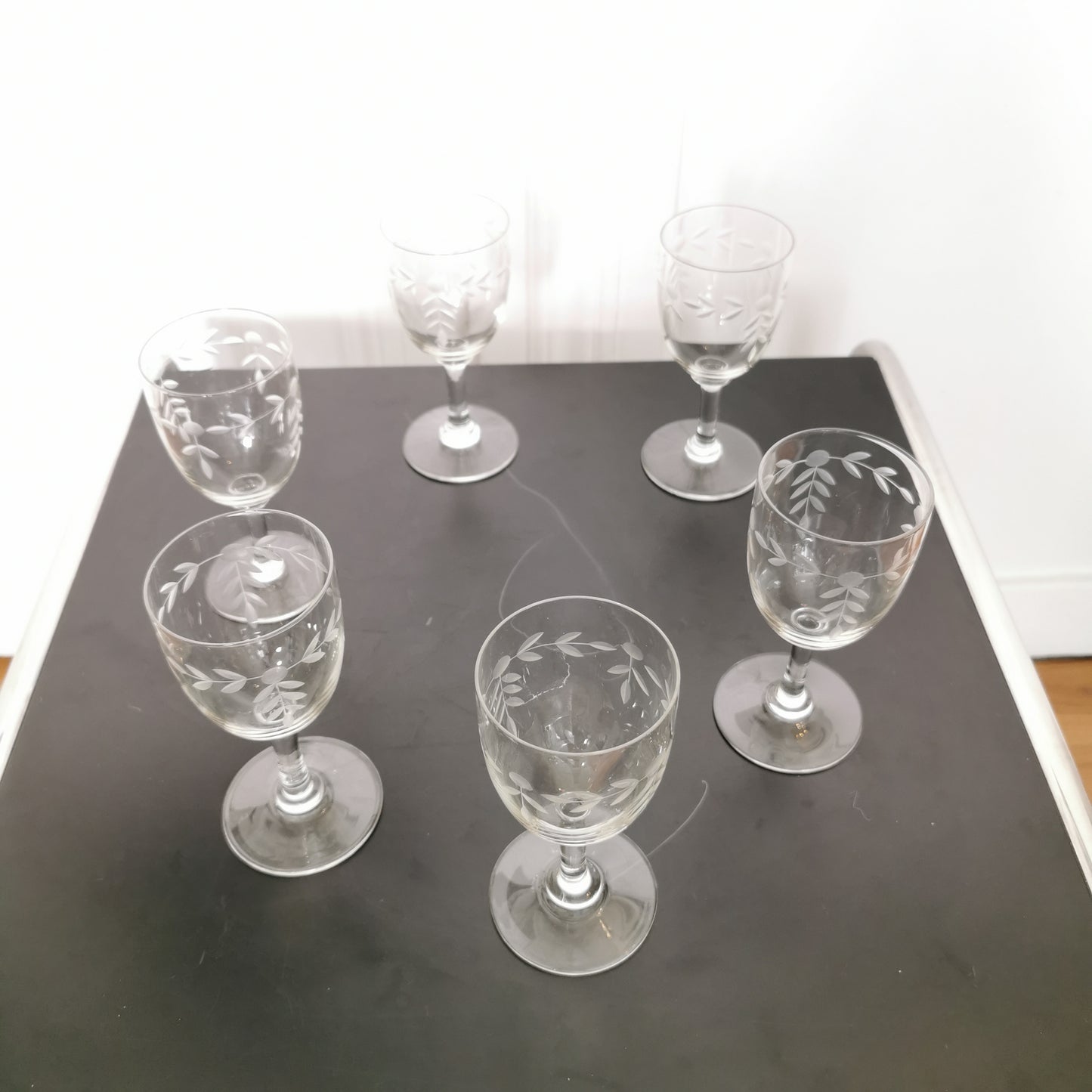 6 verres en cristal gravé