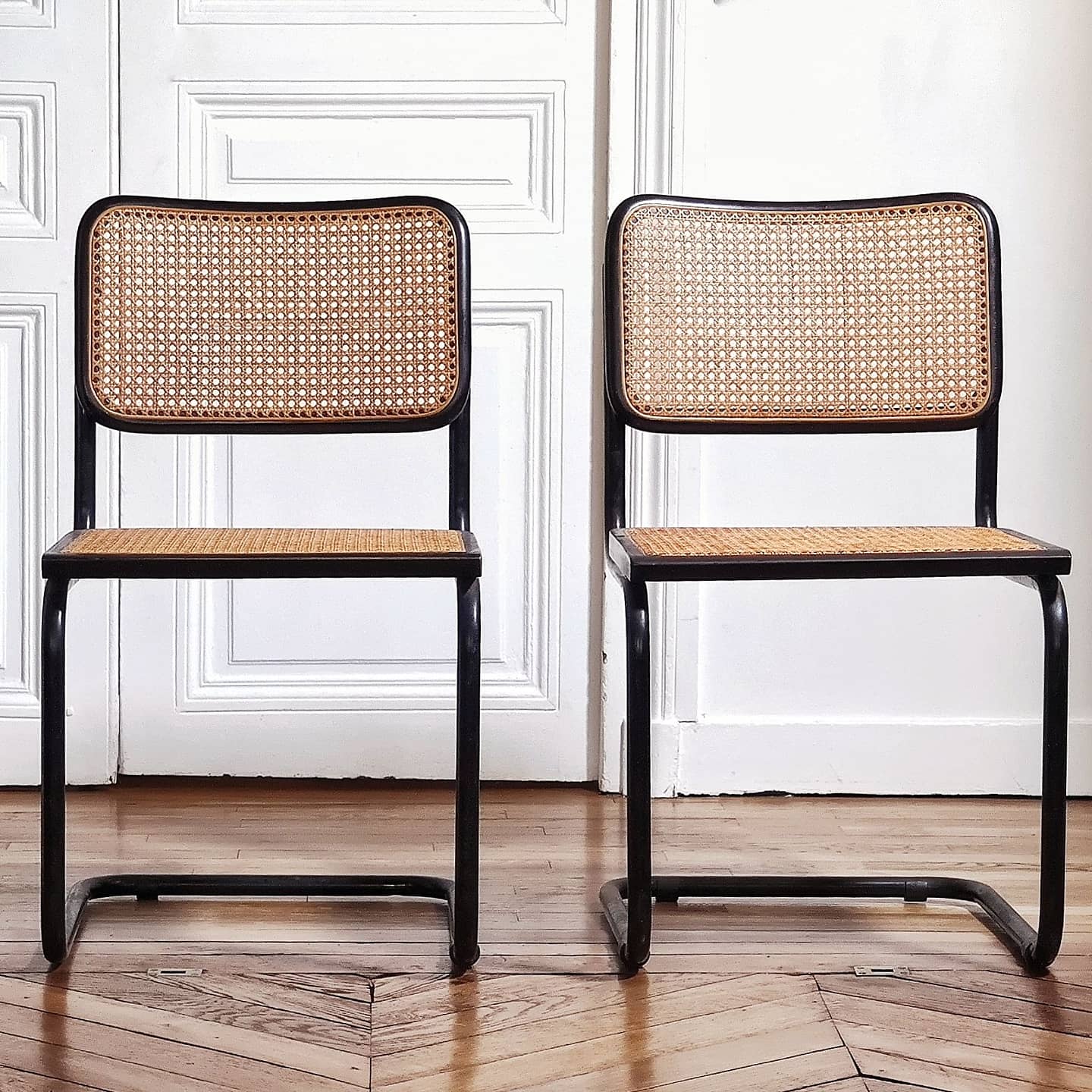 6 chaises dans le gout de Marcel Breuer