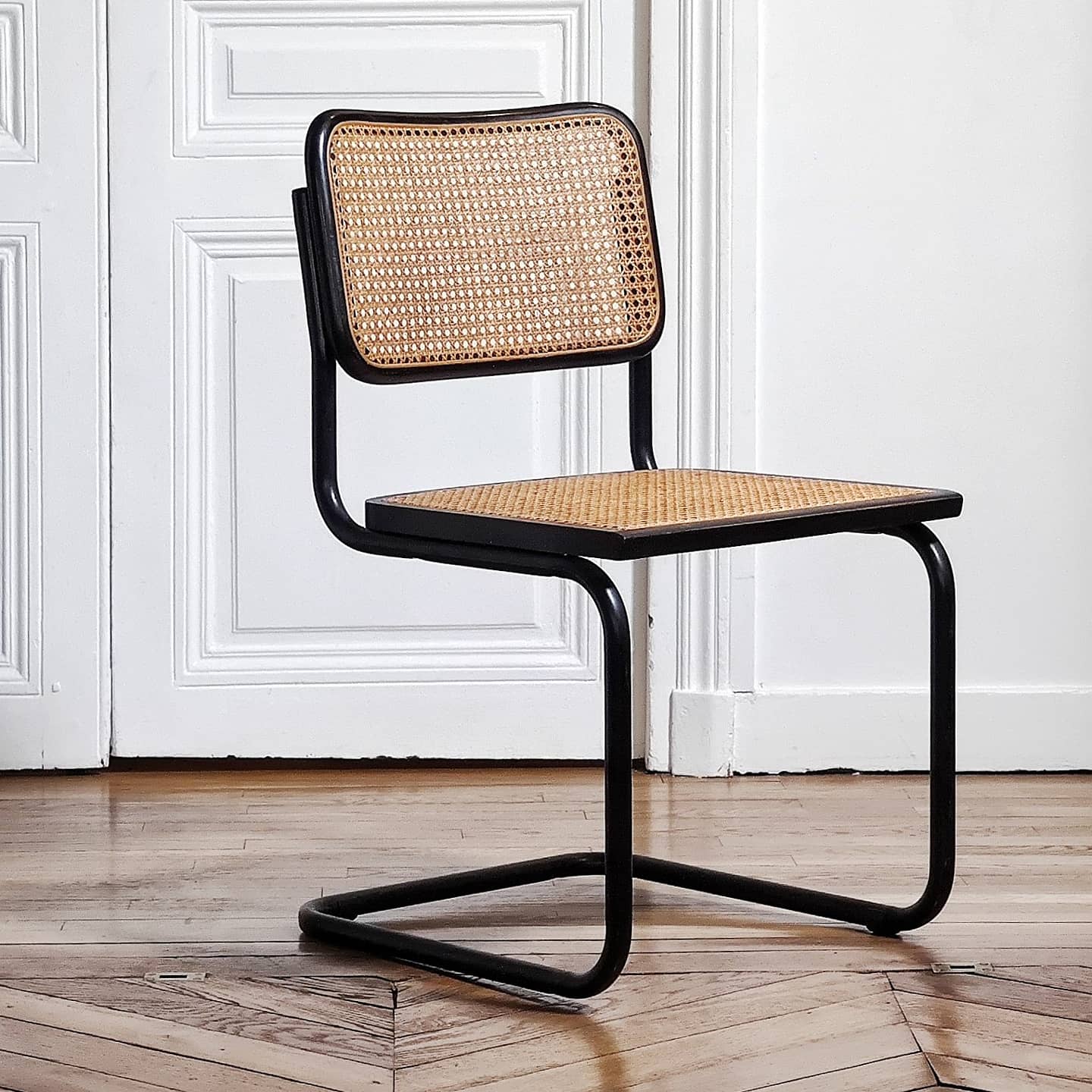 6 chaises dans le gout de Marcel Breuer