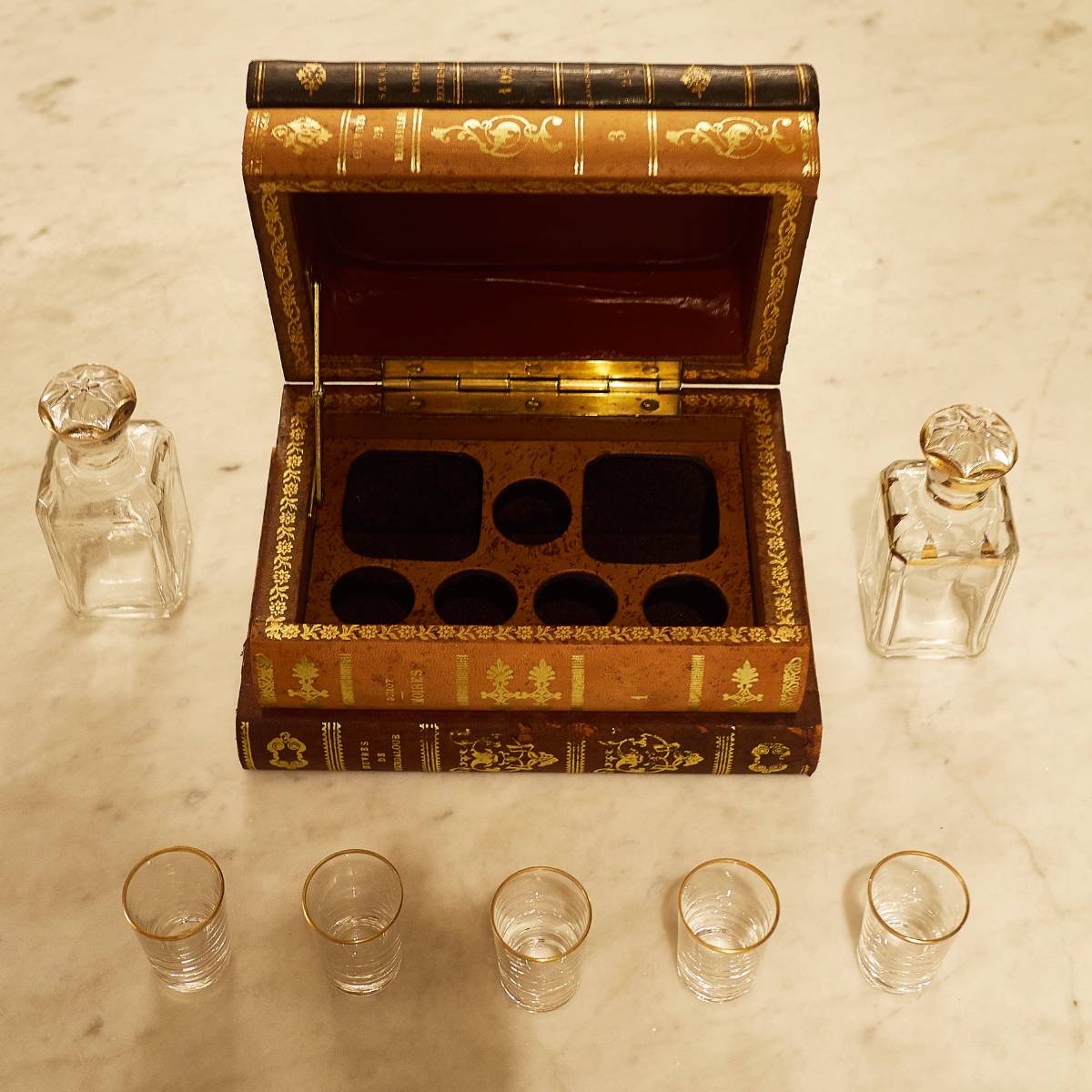 Ancienne Cave A Liqueur Trompe L'oeil Faux Livre Cuir