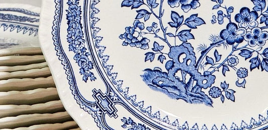 assiettes plates anglaise à motif bleu