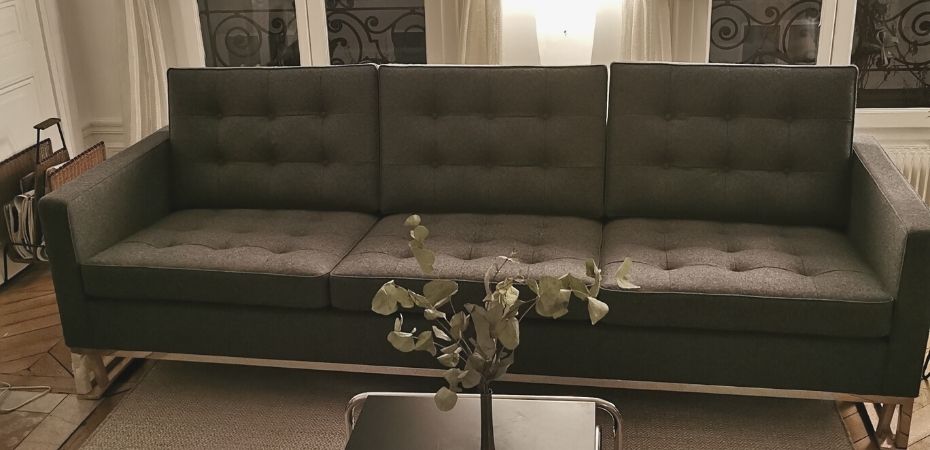 sofa en tissu gris
