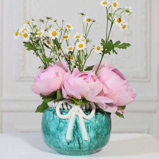 Petit vase globulaire Sainte Radegonde en faïence à glaçure verte