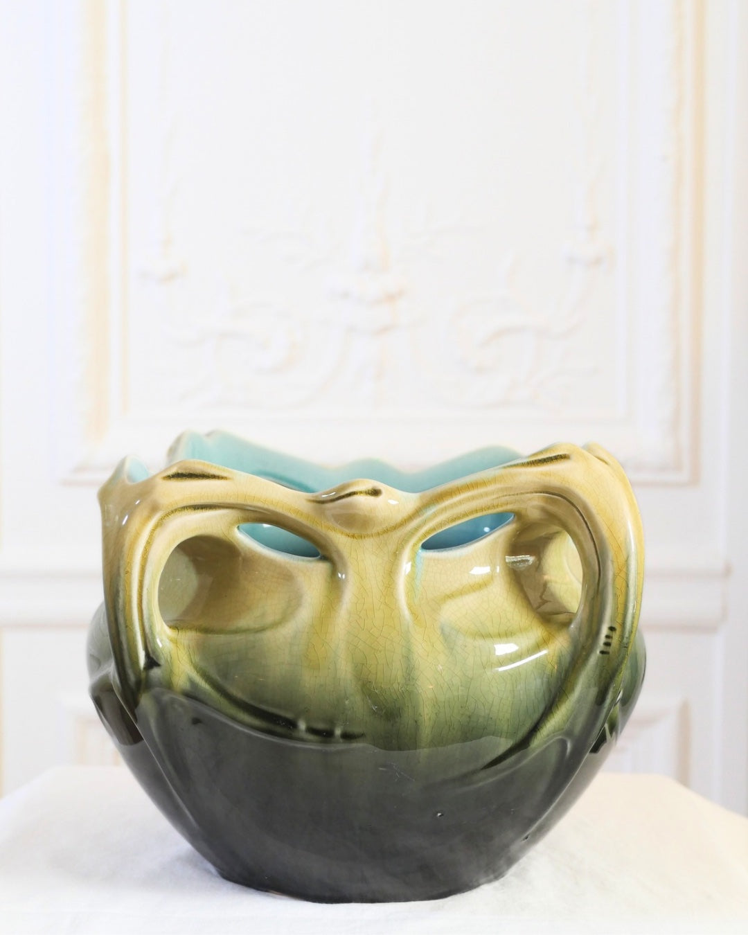 Vase Hector Guimard Par Gustave de Bruyn , Vase de Chalmont en céramique émaillée