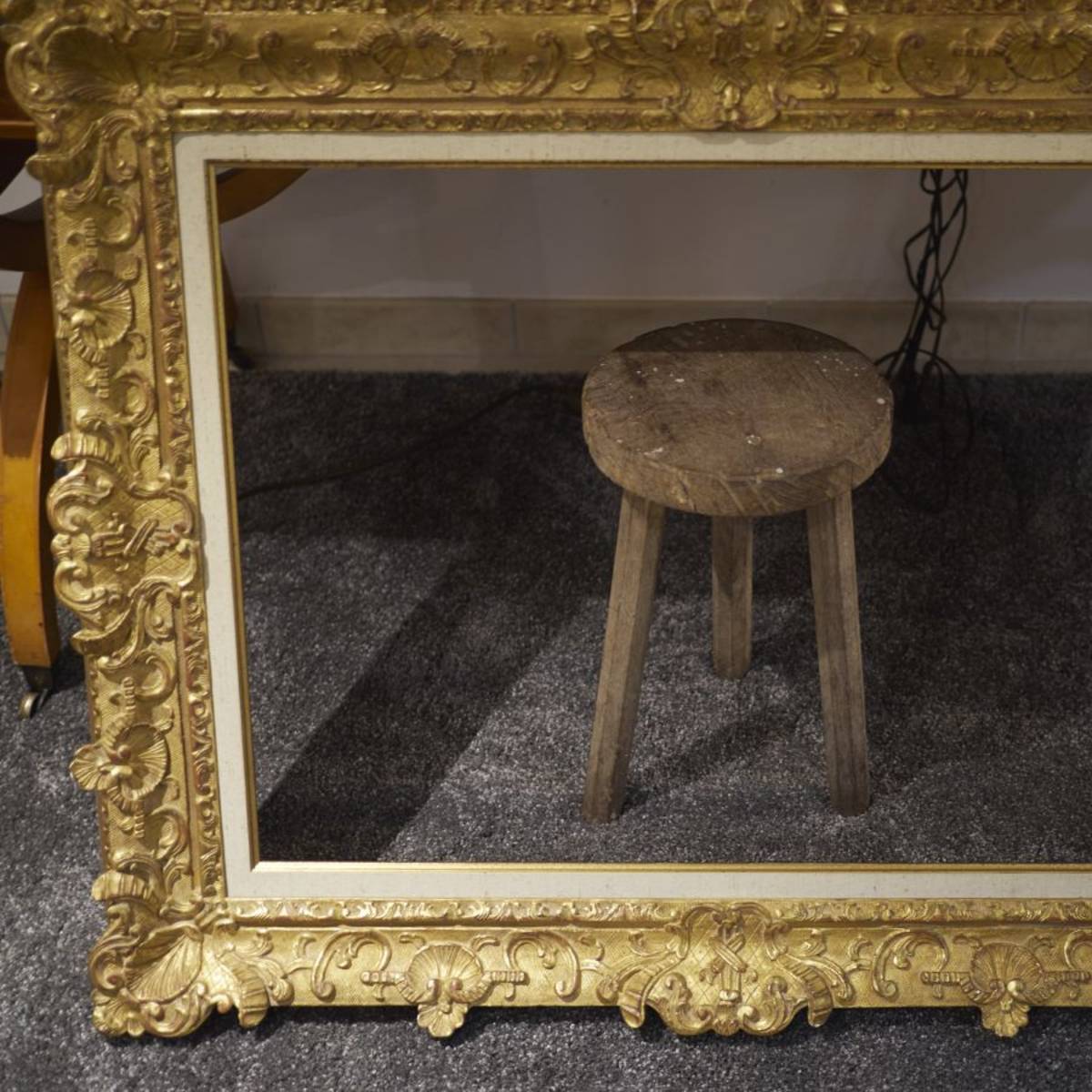 Cadre ou Miroir ancien style louis XIV décor à la bérain