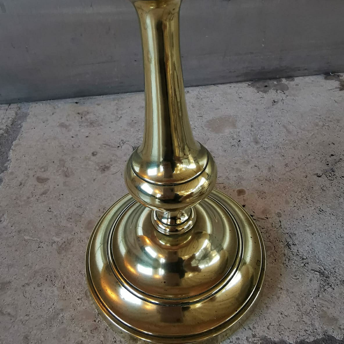 Lampe à poser en laiton doré abat-jour à galons roses
