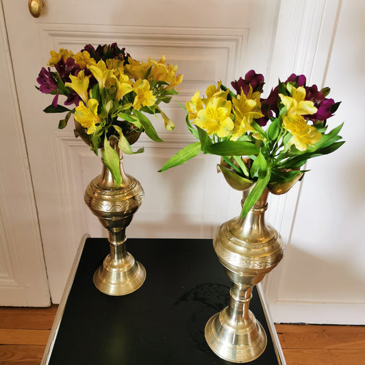 Paire de grand vases amphore en laiton massif