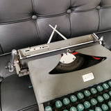 Rare machine à écrire Calanda S