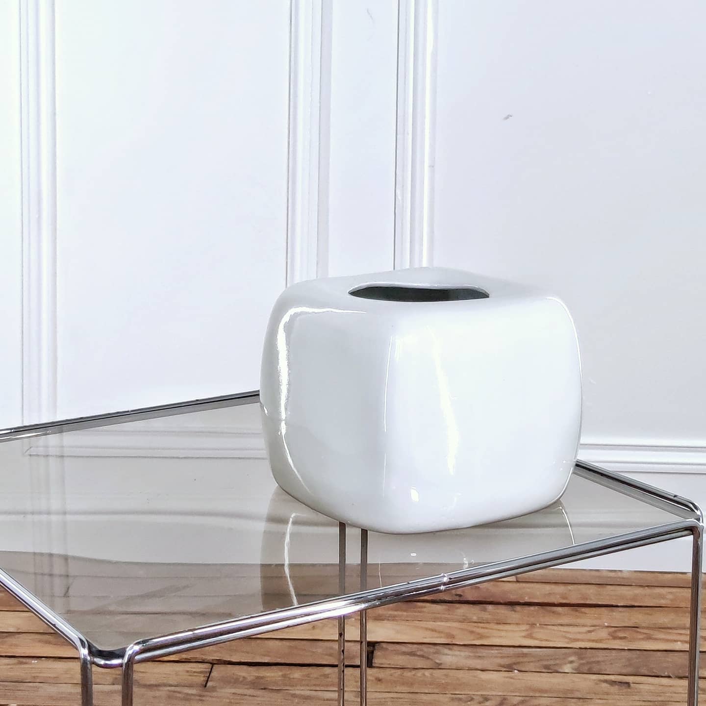 Vase cubique blanc Virebent modele Lebe