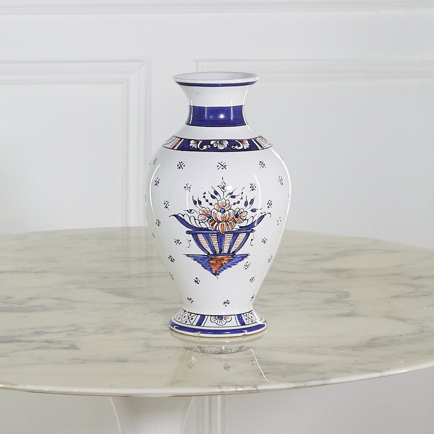 Petit vase encorné Bavent